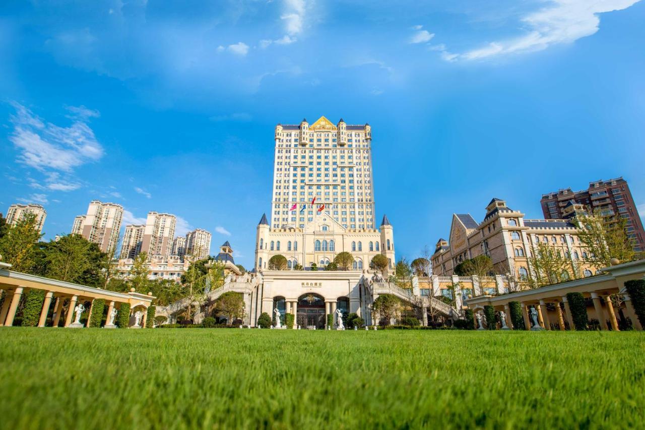 Hotel Wyndham Grand Kunming East Exteriér fotografie