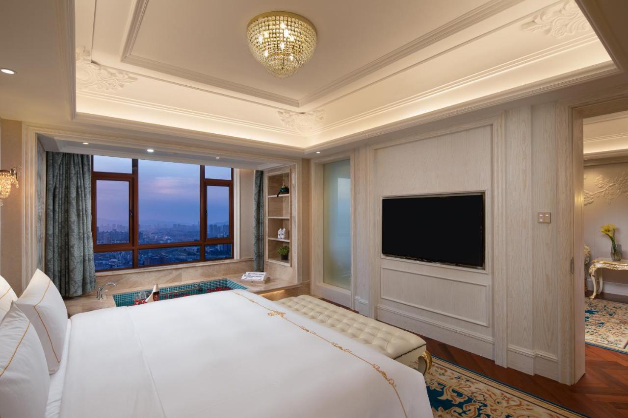 Hotel Wyndham Grand Kunming East Exteriér fotografie